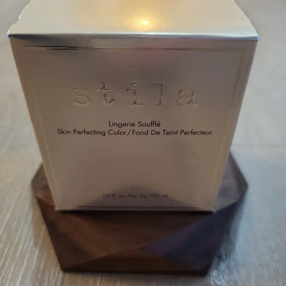 Stila Lingerie Souffle Skin Protection Color 8.0